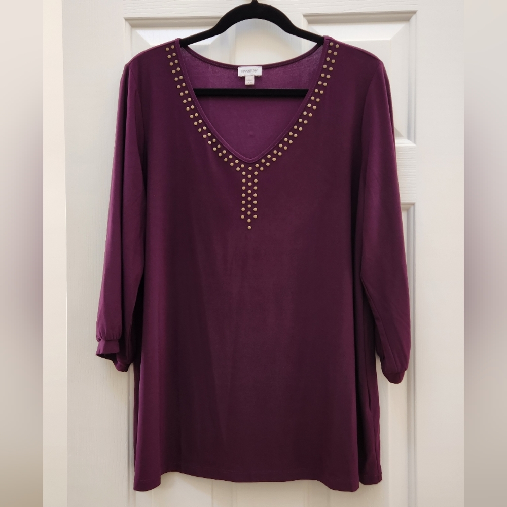 Avenue V-Neck Blouse